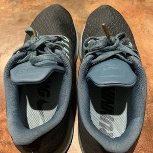 Womens Nike Air Zoom Pegasus 35 PRM SZ 7.5